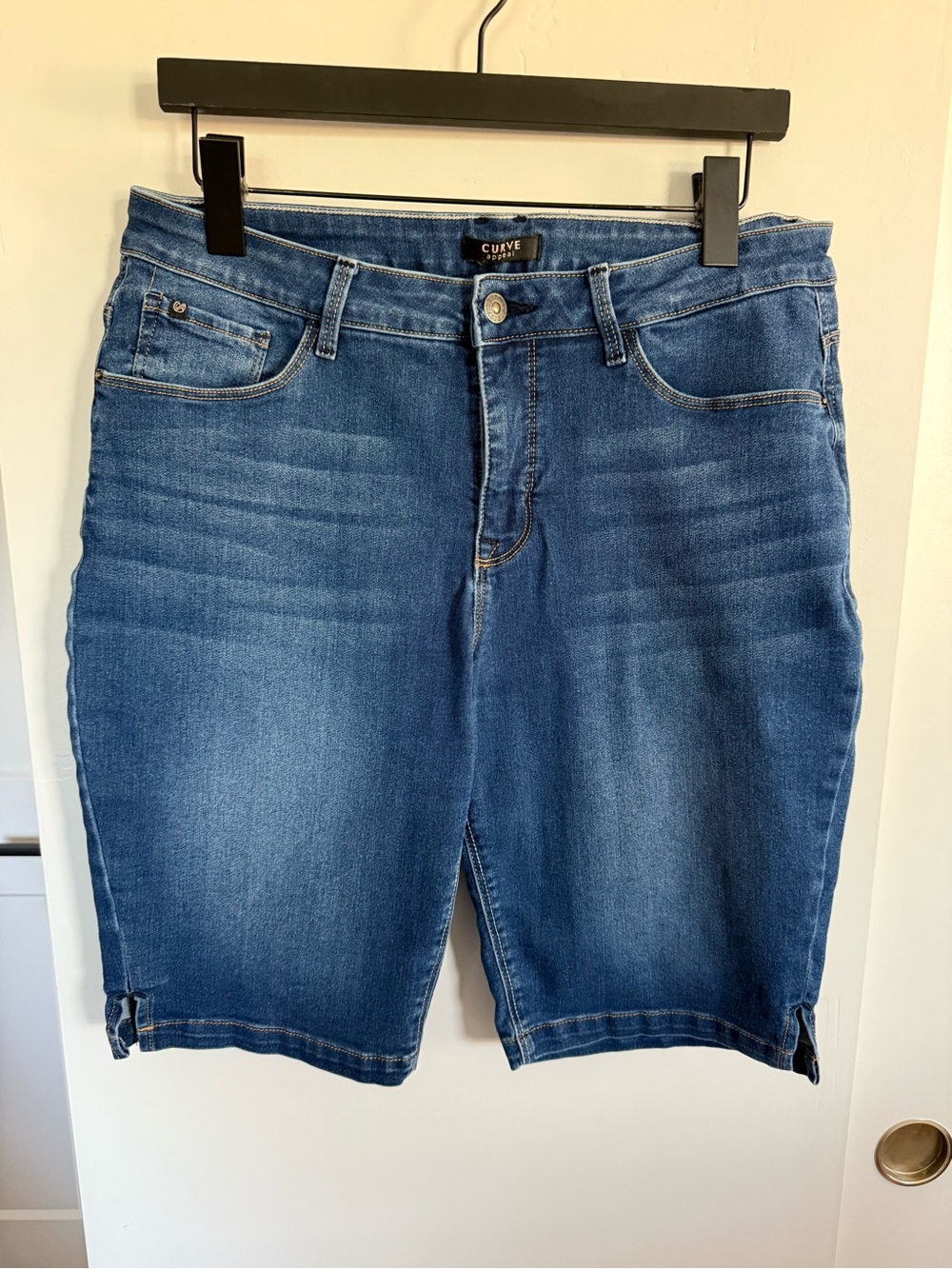 Curve Appeal Bermuda Shorts Size 12